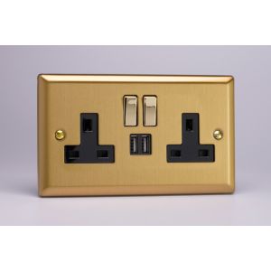 XB5U2SDB Varilight 2 Gang 13 Amp Single Pole Switched Socket with 2 x 5V DC 2.1 Amp USB Charging Ports Classic Brushed Brass Effect with Black Sockets, and Polished Brass Switches