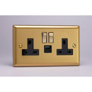 XB5UACDB Varilight 2 Gang 13 Amp Single Pole Switched Socket with 20 Watt USB-A and USB-C Charging Ports With Qualcomm QuickCharge 3.0 Classic Brushed Brass Effect with Black Sockets, and Polished Brass Switches